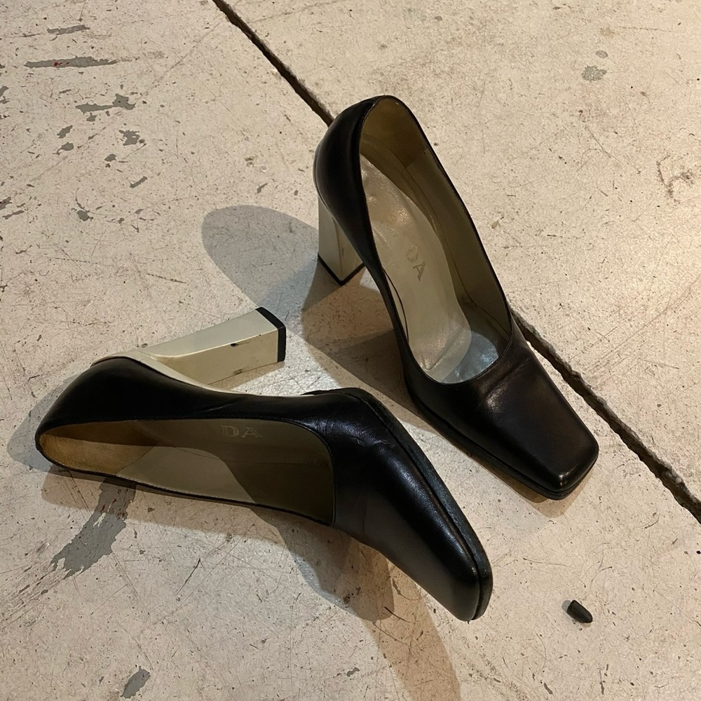 Vintage Prada Black Square Toe Heels
Size 34 1/2 (fits as a women’s 7)